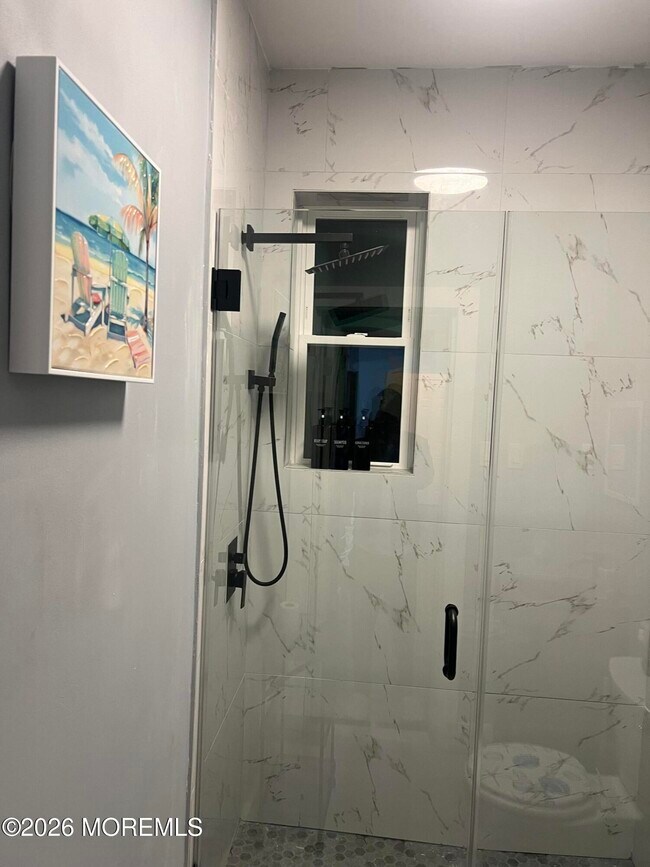 Building Photo - 922 4th Ave