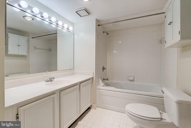 Building Photo - 1200 Braddock Pl