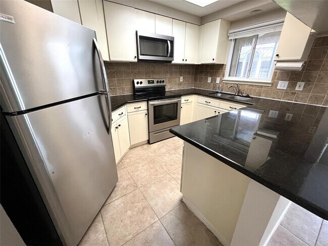 Building Photo - 4144 Greystone Way