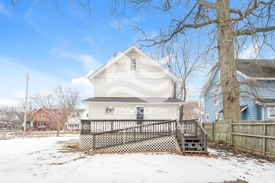 Building Photo - 1494 Preston Ave