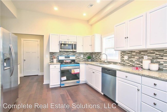 Building Photo - 3 br, 2.5 bath House - 1025 Dawson St.