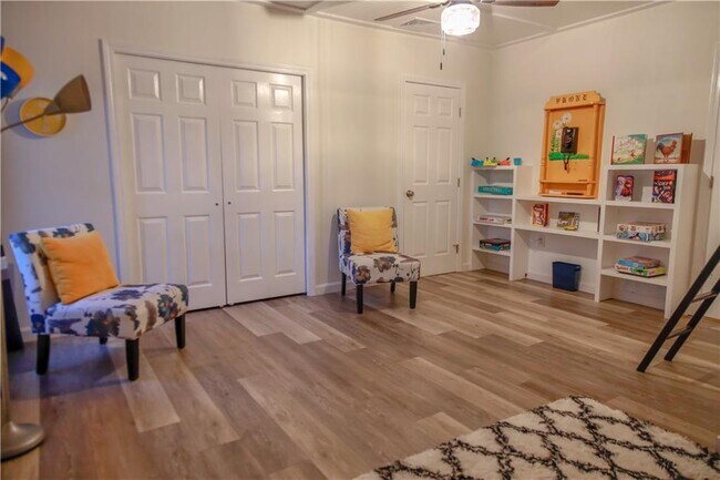 Building Photo - 46 W Shore Dr