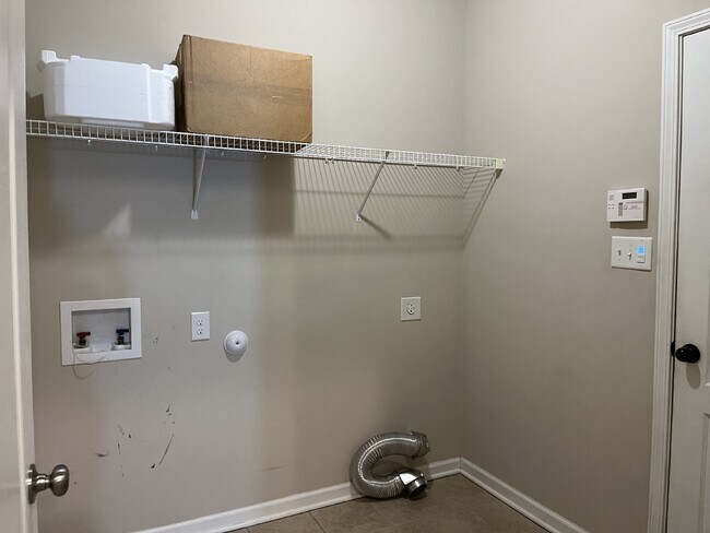 Building Photo - 111 Cavalier Dr