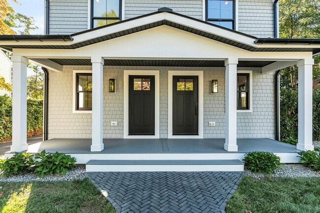 Building Photo - 516 River Rd