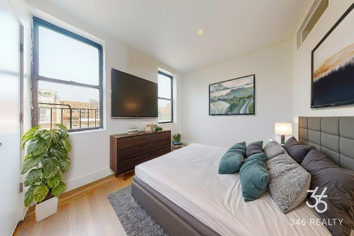 Building Photo - 30th Street