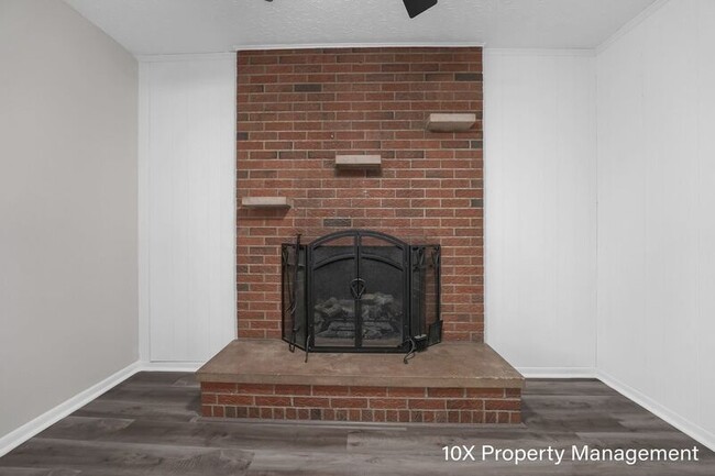 Building Photo - 2892 Longfield Rd