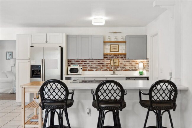 Building Photo - 171 Salmon Dr NE