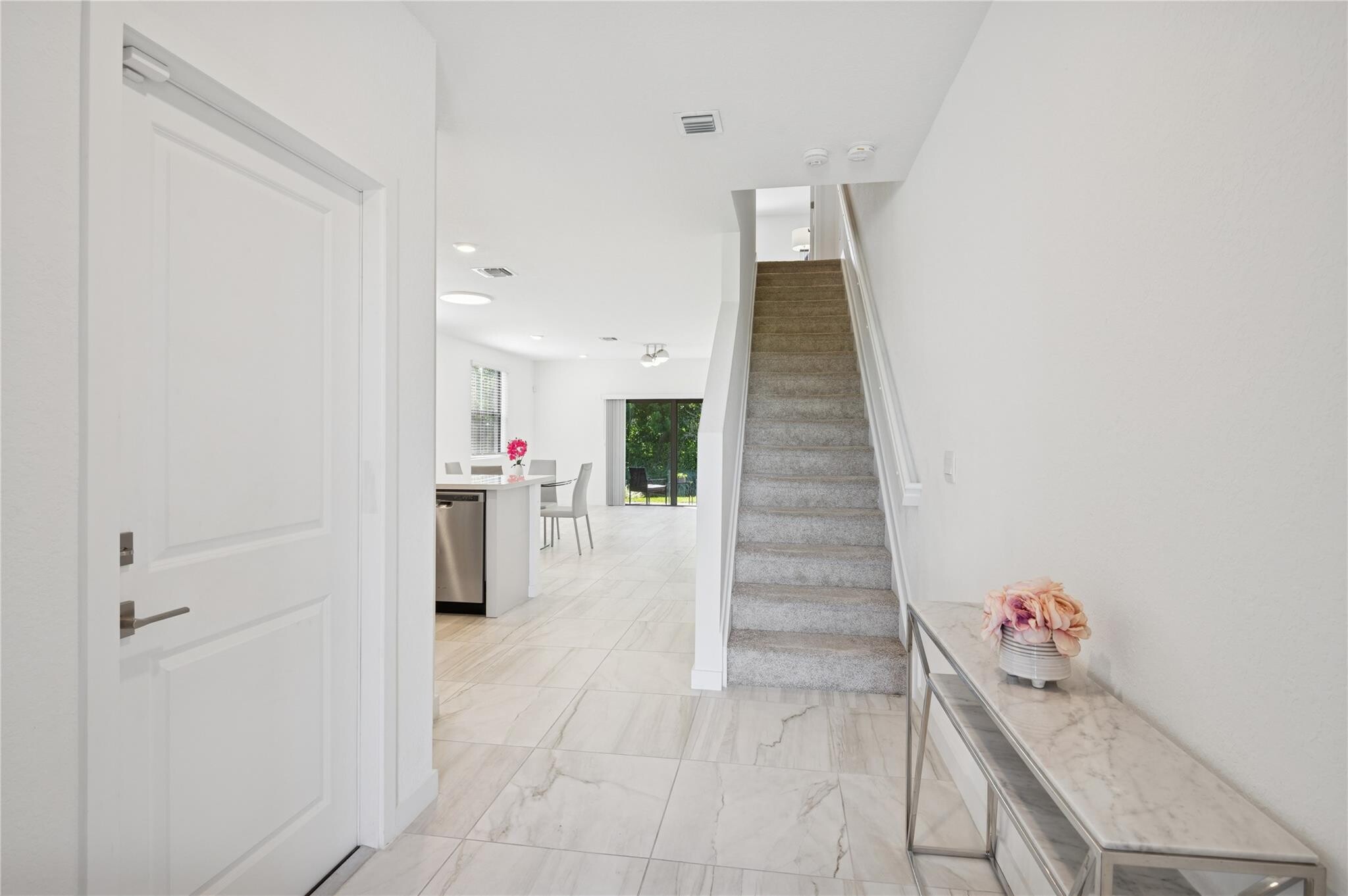 Building Photo - 180 SE 5th Ct