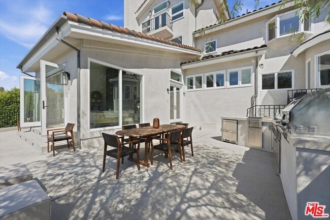 Building Photo - 1027 Ravoli Dr
