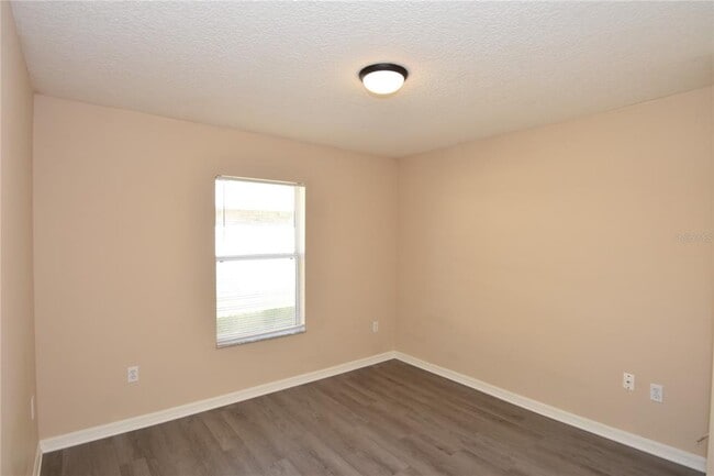 Building Photo - 8 Regency Dr