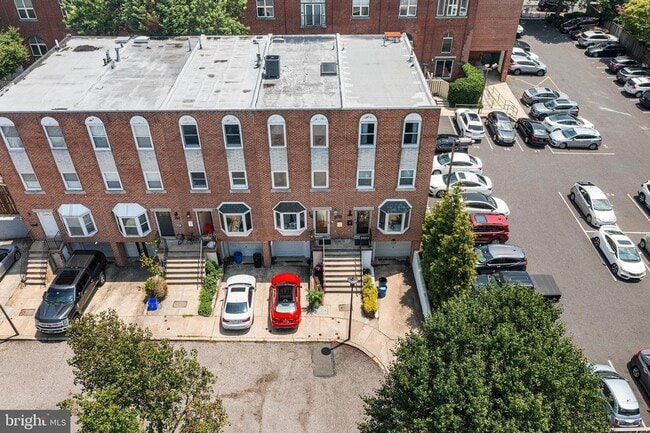 Building Photo - 2809 Ogden St