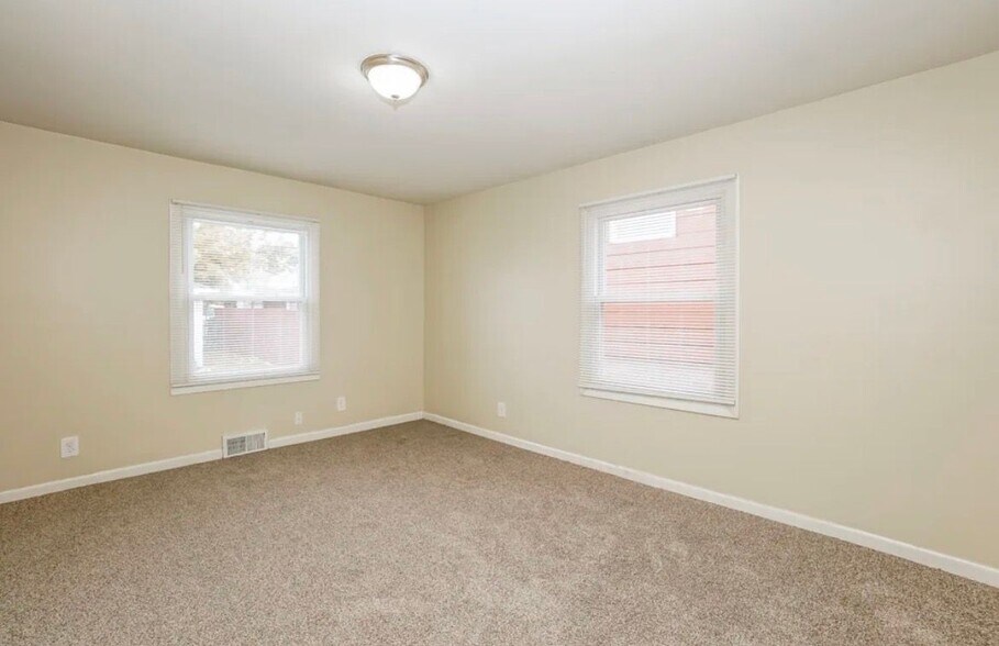 Building Photo - 7709 Mayfield Ave