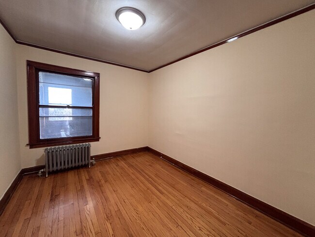 Building Photo - 3354 S Lituanica Ave