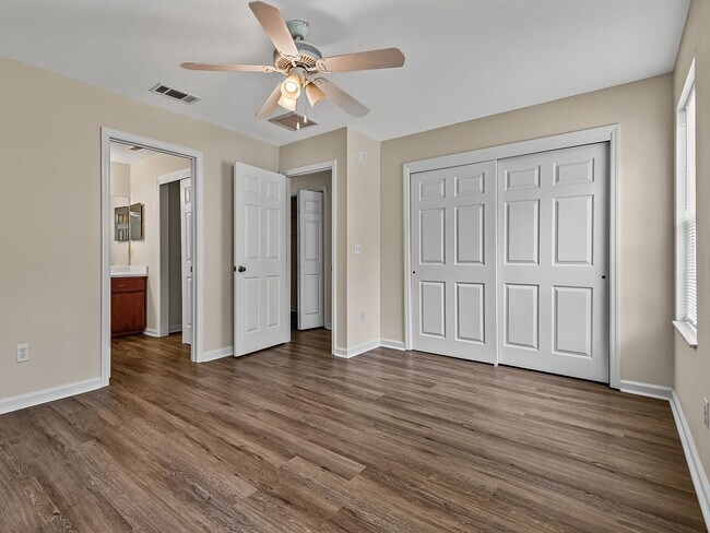 Building Photo - 96 Cochise St