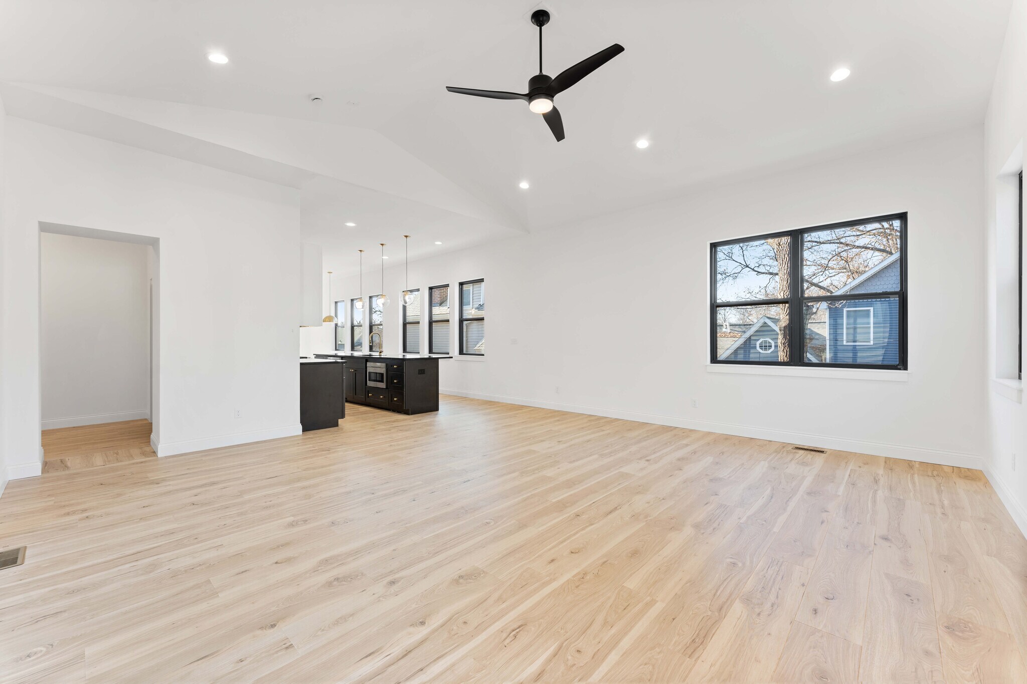 Building Photo - 6515 Nashville Ave