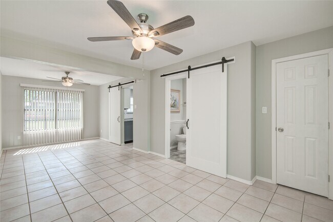 Building Photo - 20403 White Poplar Dr