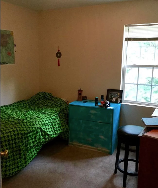 Building Photo - Charming 3-Bedroom Townhome in Callan Park – Available January 15th