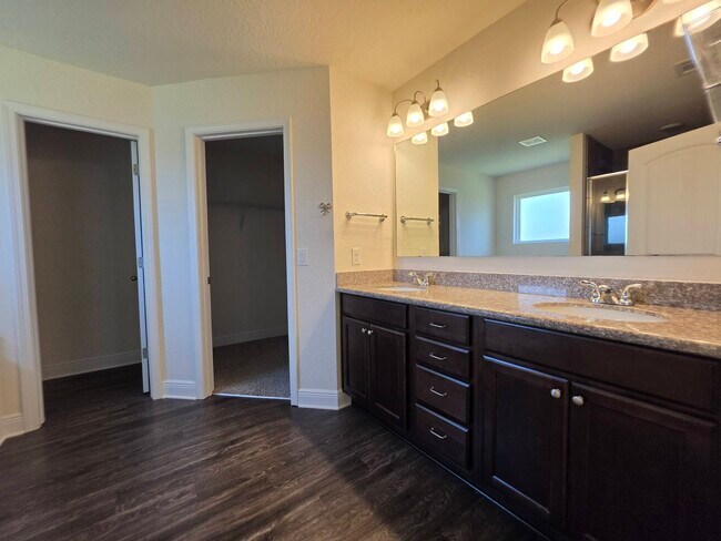 Building Photo - 6229 Redberry Dr