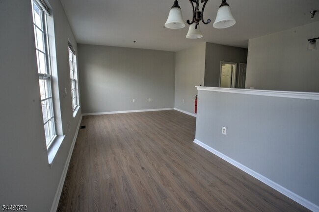 Building Photo - 117 Conover Terrace