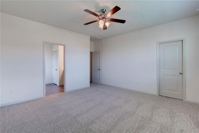 Building Photo - 18521 Urbano Dr