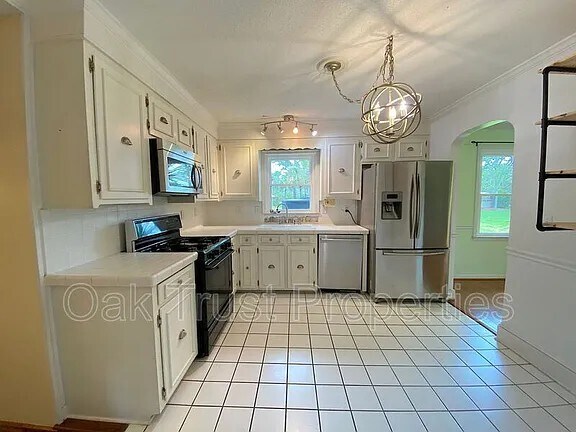 Building Photo - 1914 Capri Dr