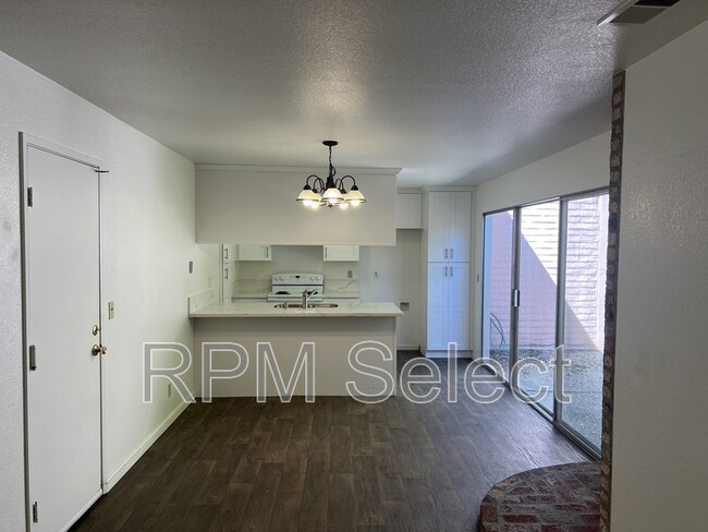 Building Photo - 251 Aurora Ave