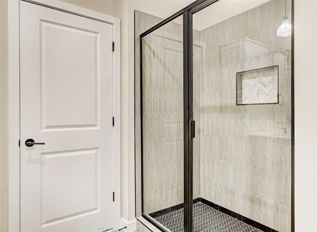 Building Photo - 3809 Valley View Rd