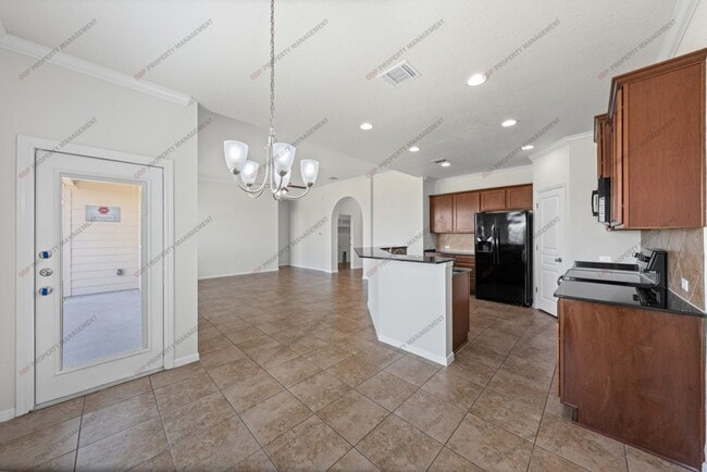 Building Photo - 516 Cross Dr.