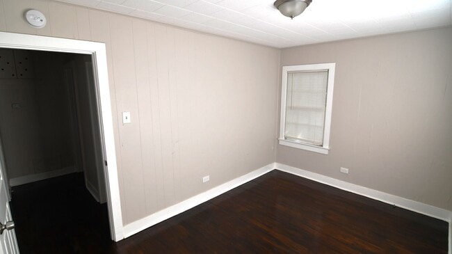 Building Photo - Housing Authority Vouchers Accepted !! 2-bedroom, 1-bathroom DUPLEX located in Mid City North, Ba...