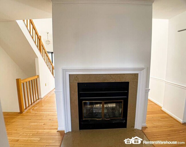 Building Photo - 13 Tivoli Lake Ct
