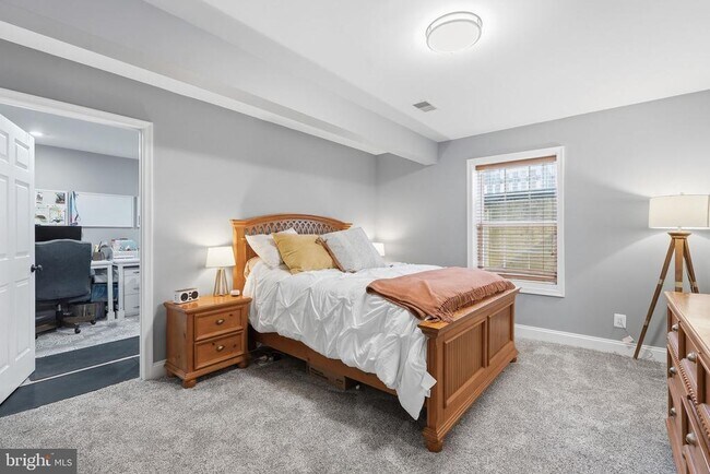 Building Photo - 43333 Wintersrun Ct