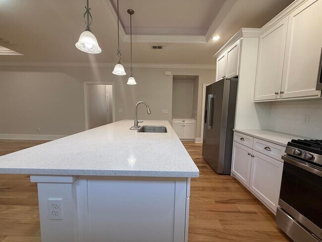 Building Photo - 855 Avery Park Dr