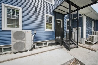 Building Photo - 14 Yankee Pl