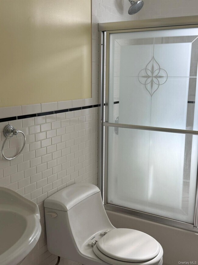 Building Photo - 30-16 154th St