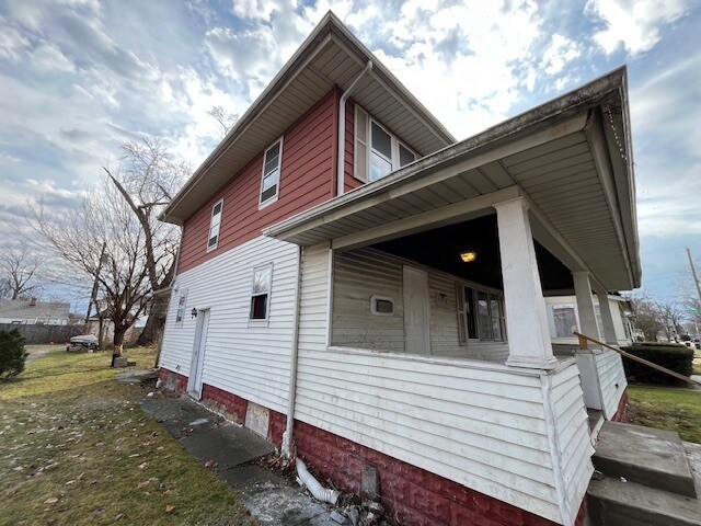 Building Photo - 1210 N Johnson St
