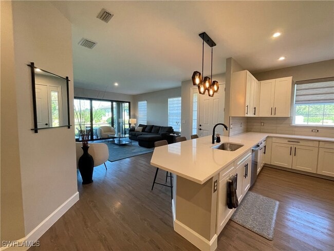 Building Photo - 8021 Calle Canovas St