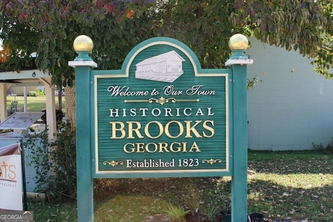 Building Photo - 389 Hwy 85 Connector