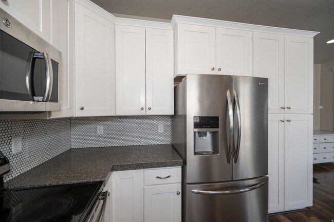 Building Photo - 794 Star Spangled Dr