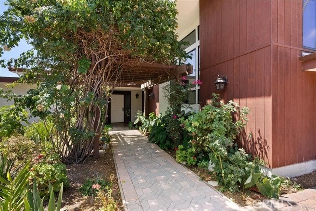 Building Photo - 2105 W Paseo Del Mar