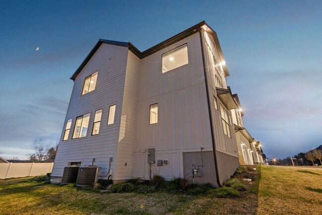 Building Photo - 7862 Danish Pine Ln