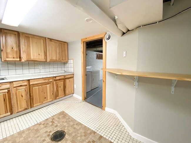 Building Photo - Three Bedroom Two Bathroom House For Rent