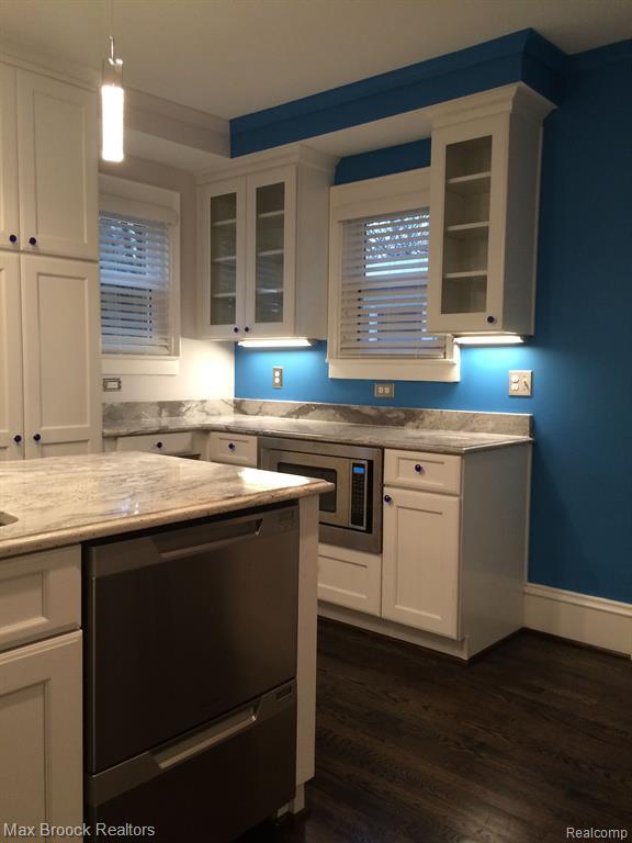 Building Photo - 115 E Lincoln St