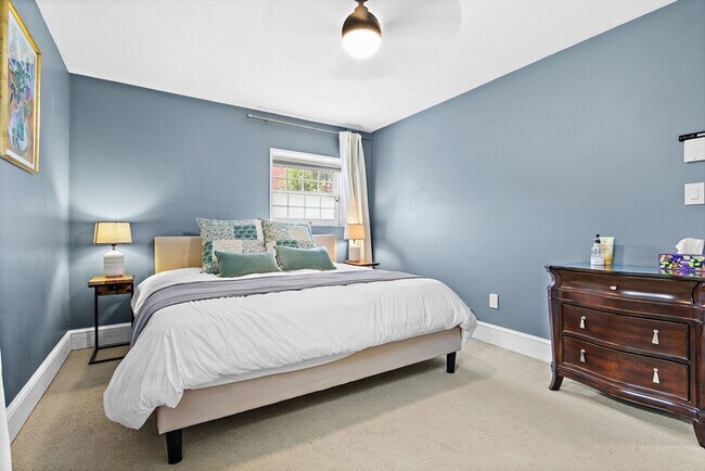 Building Photo - 56 Coffey St