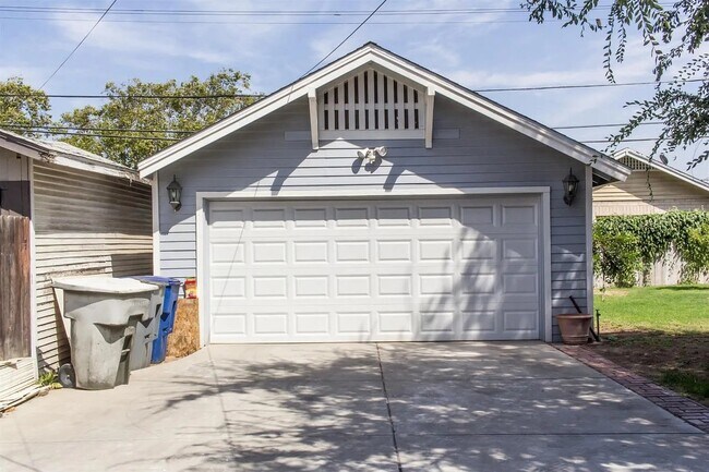 Building Photo - 1358 N Glenn Ave