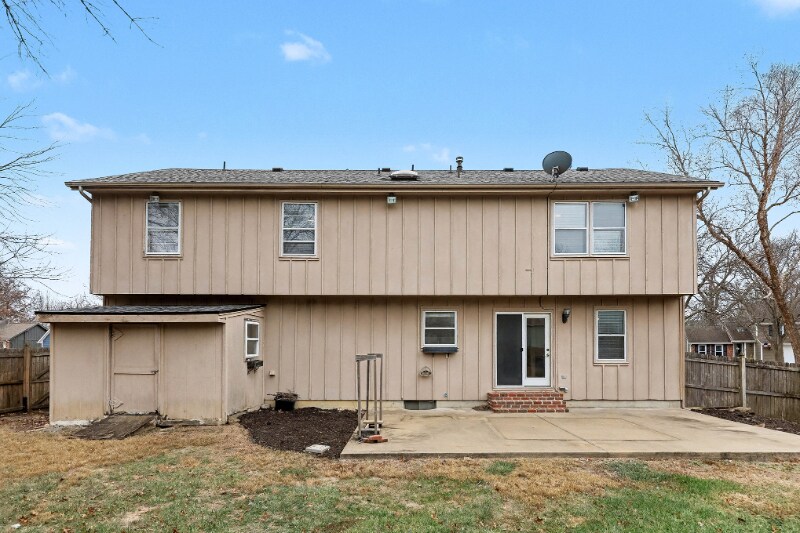 Building Photo - 15322 W 83rd Terrace