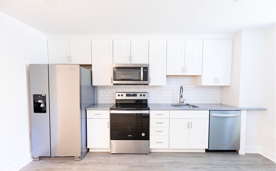 Building Photo - 701 8th St NE