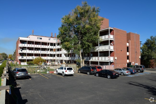 Primary Photo - Tiara Apartments