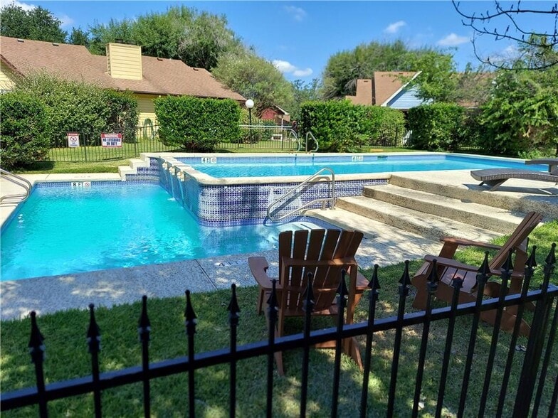 Primary Photo - 1601 Faro Dr