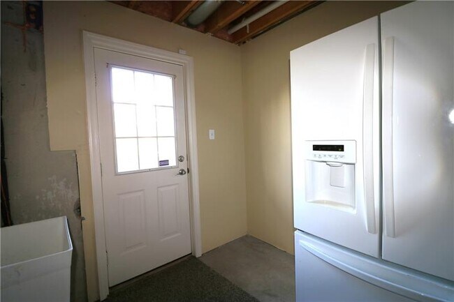 Building Photo - 2014 Trillium Ct