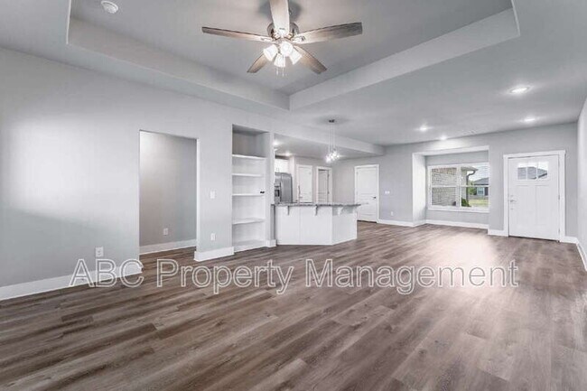 Building Photo - 410 Citation St